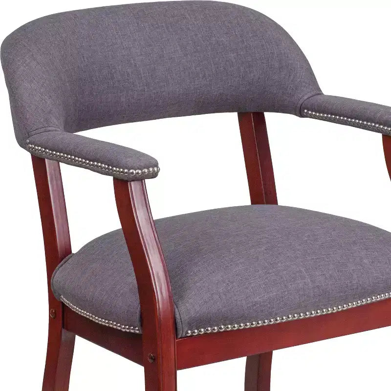 Sedia per conferenze Emma e Oliver con borchie decorative