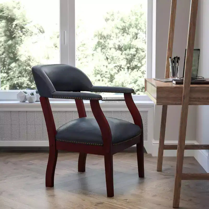 Sedia per conferenze Emma e Oliver con borchie decorative