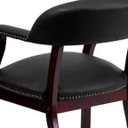 Sedia per conferenze Emma e Oliver con borchie decorative